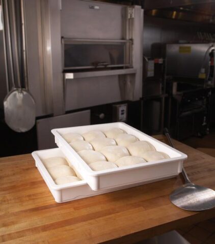 Pitsataigna kast 660x460x76mm kaaneta PP